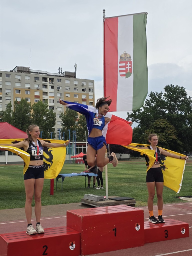 Chloé Heurtel Championne d'Europe de la FISEC au triple saut !